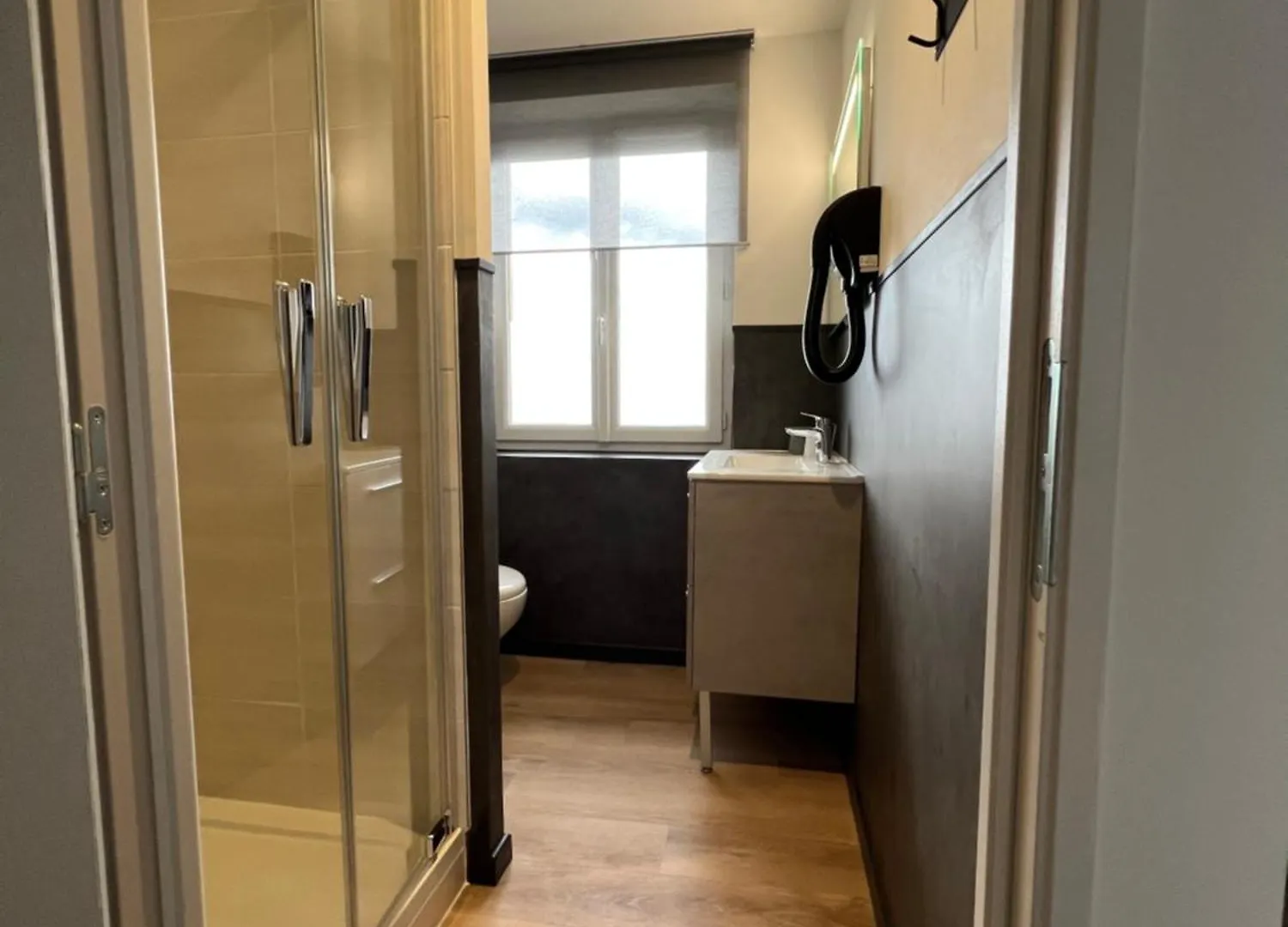 אובנה Hotel Le Ponson 3*,